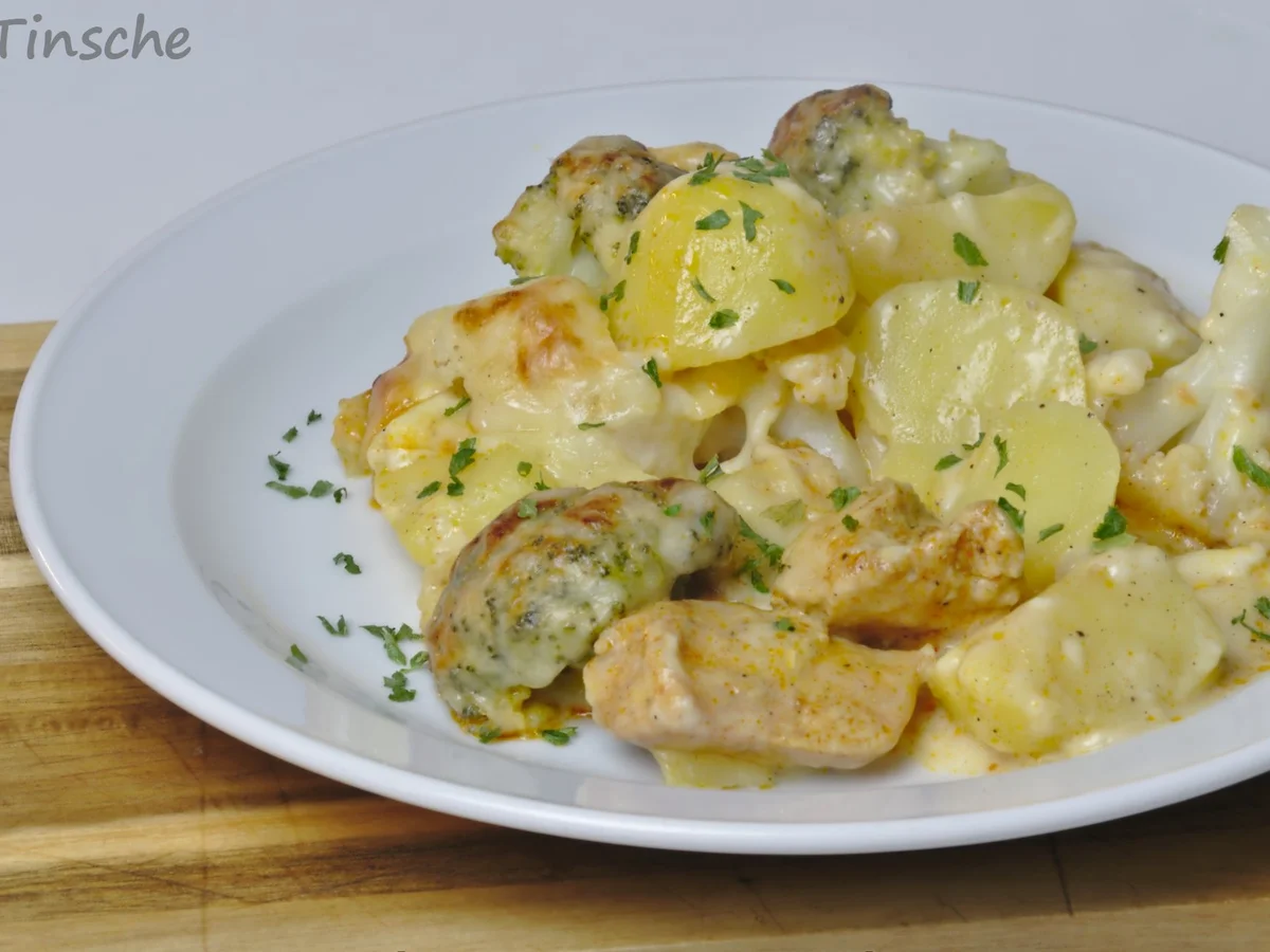 Rezept: Blumenkohl-Brokkoli-Auflauf mit Hähnchen & Kartoffeln Bild Nr. 15058 Blumenkohl-Brokkoli-Auflauf mit Hähnchen & Kartoffeln - Rezept - Bild Nr. 15058