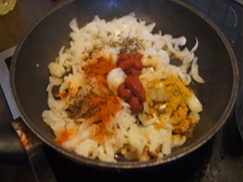 Gulasch mit Dunkelbier in Kartoffelbrötchen - Rezept - Bild Nr. 7