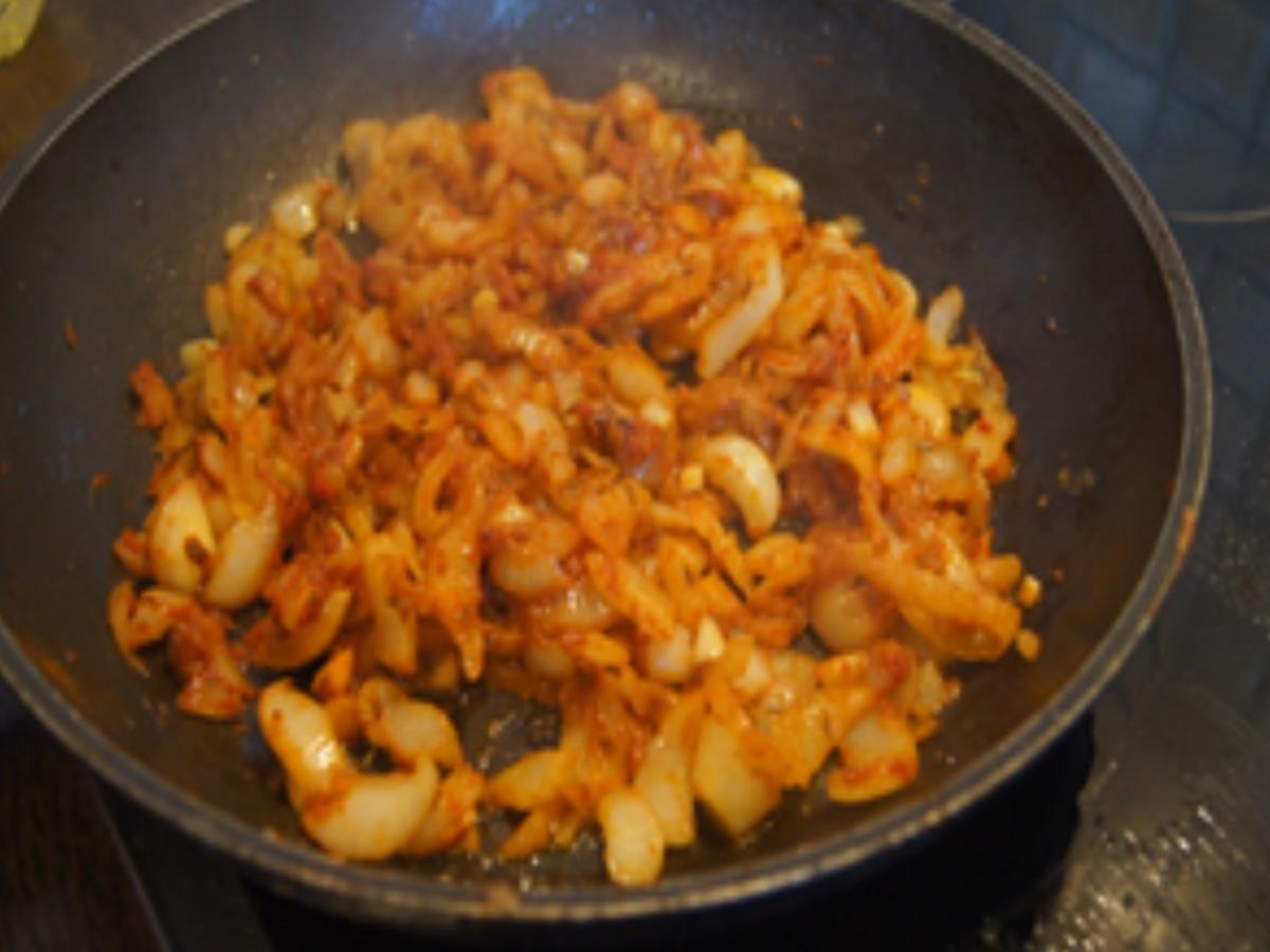 Gulasch mit Dunkelbier in Kartoffelbrötchen - einfach - von MausVoh
