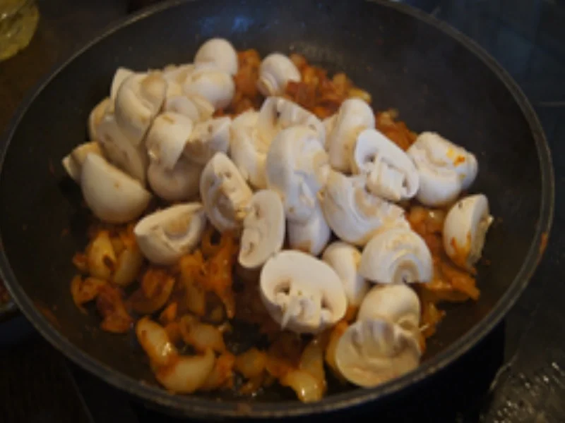 Gulasch mit Dunkelbier in Kartoffelbrötchen - Rezept - Bild Nr. 9