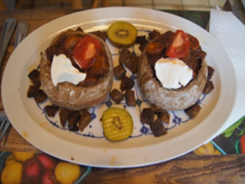 Gulasch mit Dunkelbier in Kartoffelbrötchen - Rezept - Bild Nr. 23