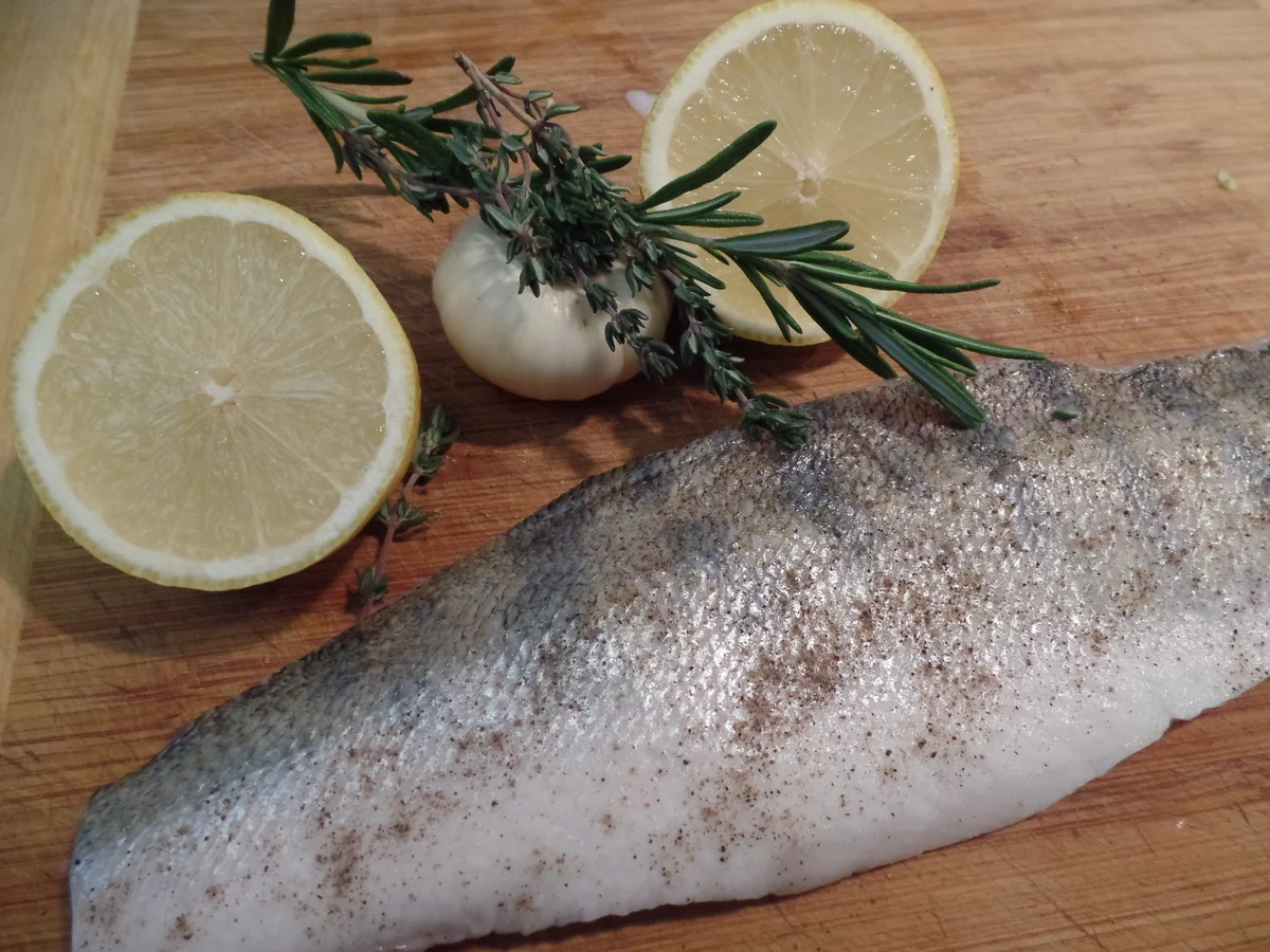 Zanderfilets auf Spitzkohl und Sahneschaum - Rezept - Bild Nr. 15110