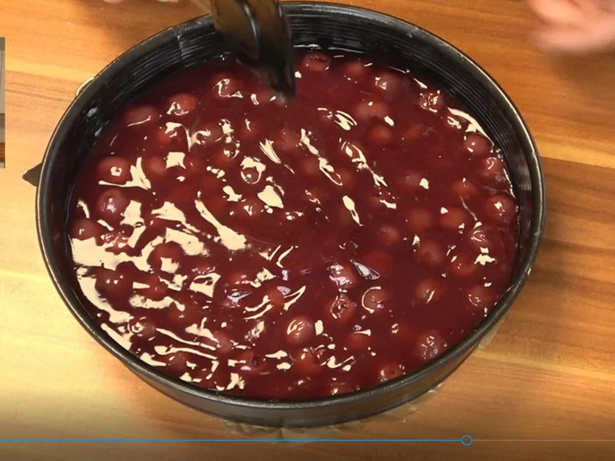 Streuselkuchen mit Kirsche in einer 26er Springform - Rezept - Bild Nr. 15100