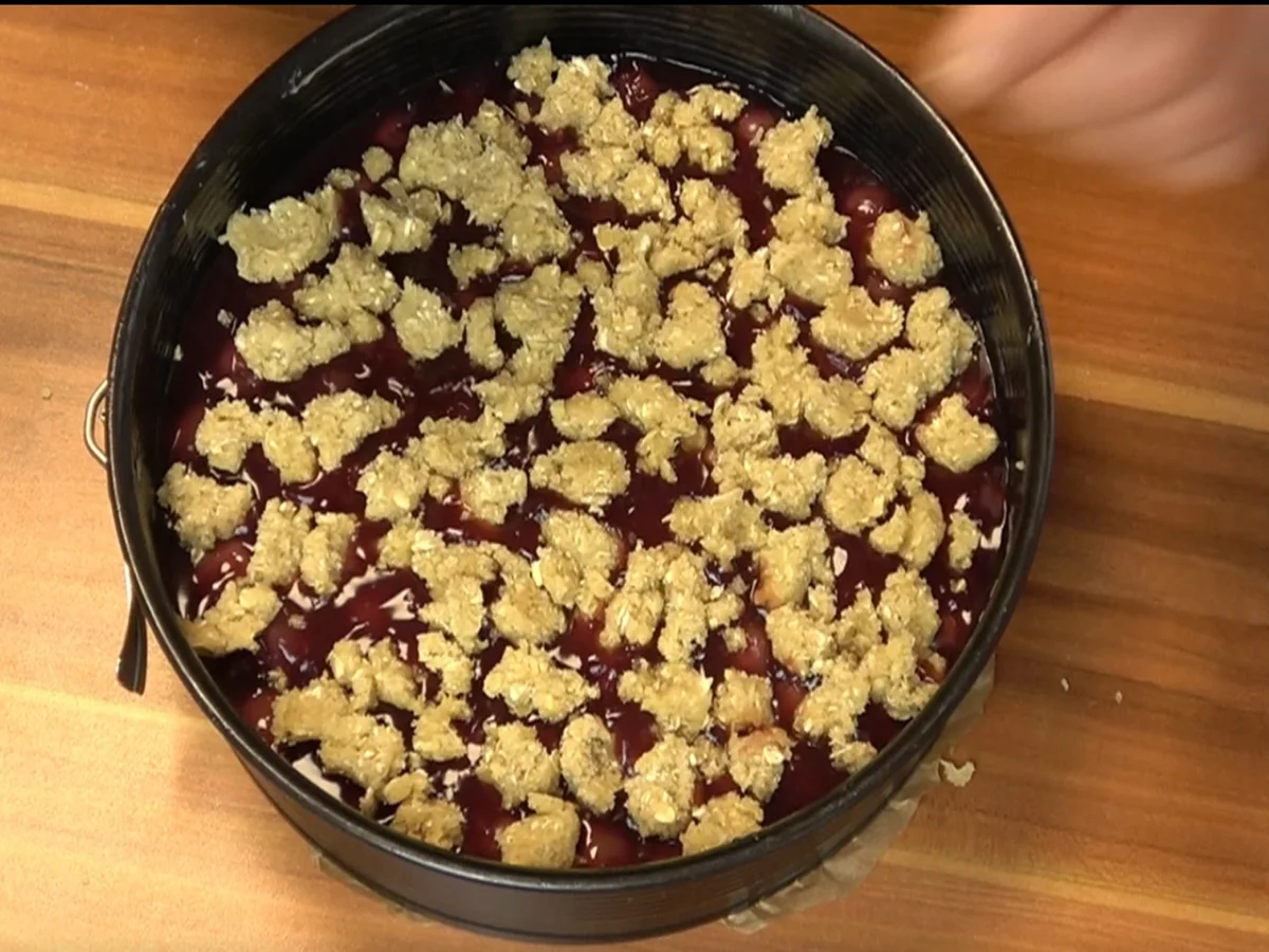 Streuselkuchen mit Kirsche in einer 26er Springform - Rezept - Bild Nr. 15102