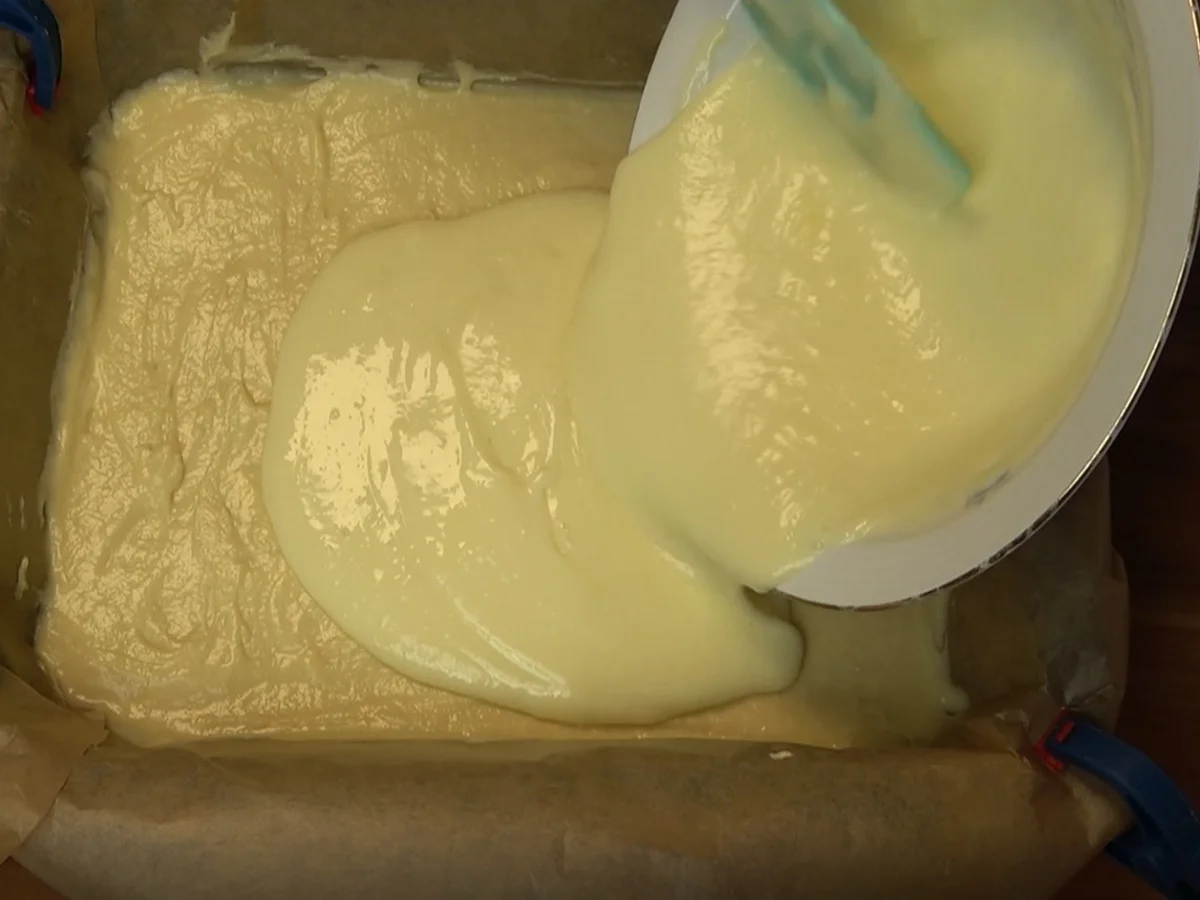 Streuselkuchen mit Apfel und  Pudding - In einer ca. 20 X 30 cm Form - Rezept - Bild Nr. 15099