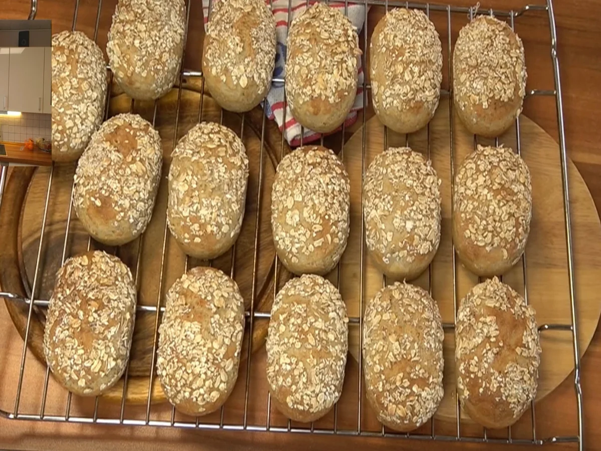 Rezept: Dinkelbrötchen mit Haferflocken Bild Nr. 15099 Dinkelbrötchen mit Haferflocken - Rezept - Bild Nr. 15099