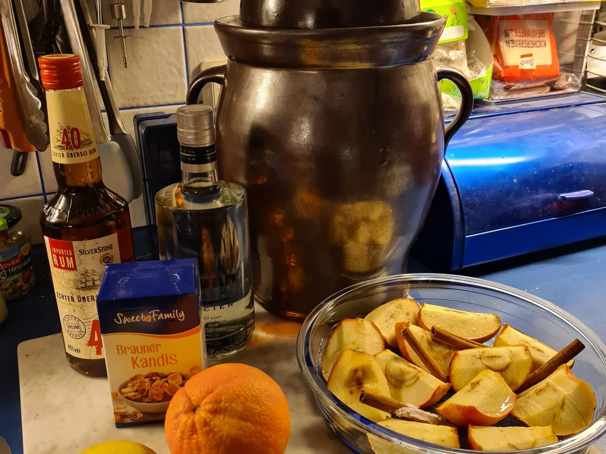 Rezept: Bratapfel Likör Bild Nr. 15098 Bratapfel Likör - Rezept - Bild Nr. 15098