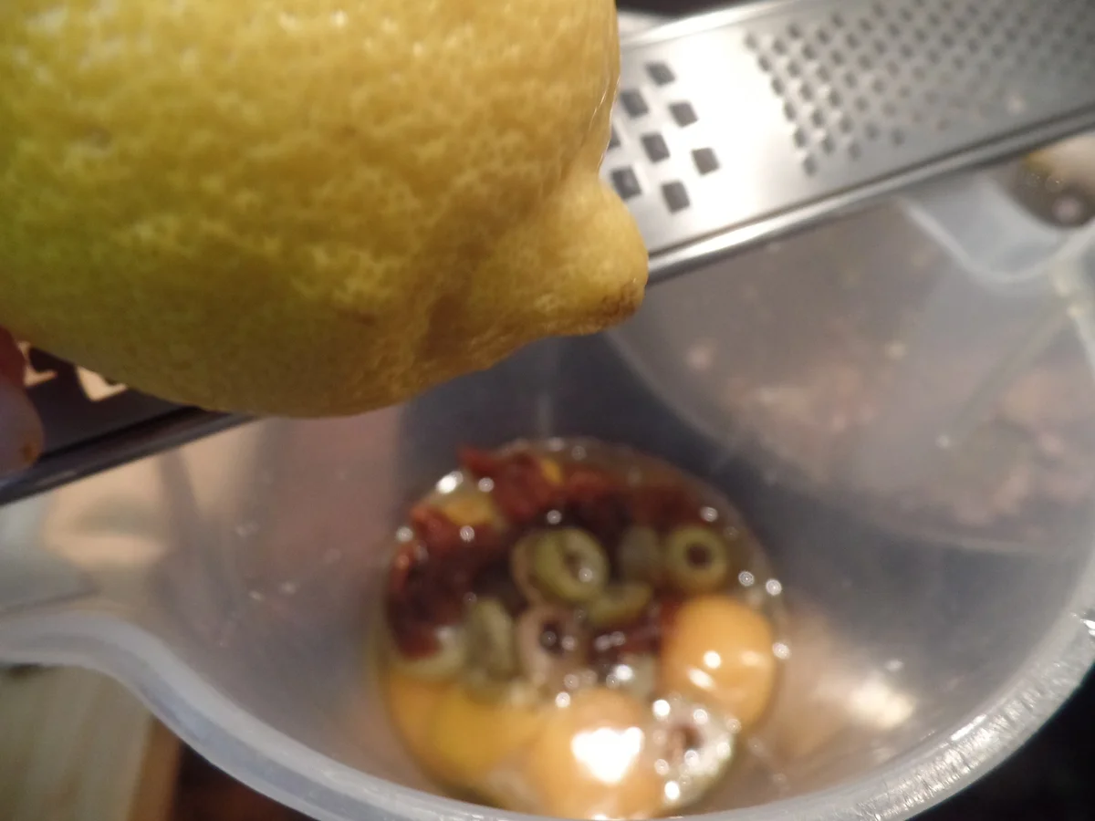 Rezept: Oliven-Tomaten-Feta-Rührei Bild Nr. 15103 Oliven-Tomaten-Feta-Rührei - Rezept - Bild Nr. 15103