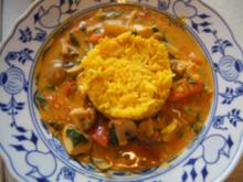 Chicken Curry mit Kokosmilch, gemischten Gemüse und gelben Basmatireis - Rezept - Bild Nr. 2