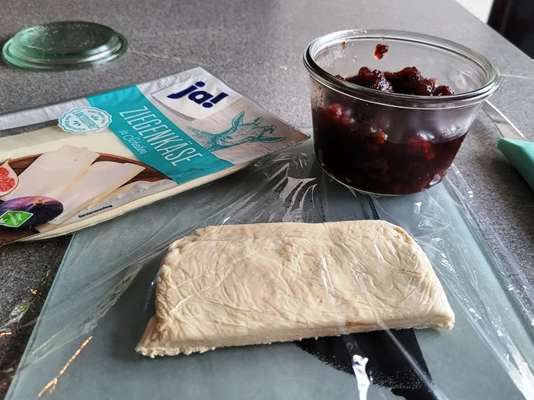 Fingerfood Blätterteigröllchen zur kochbar Challenge 2021 - Rezept - Bild Nr. 15124