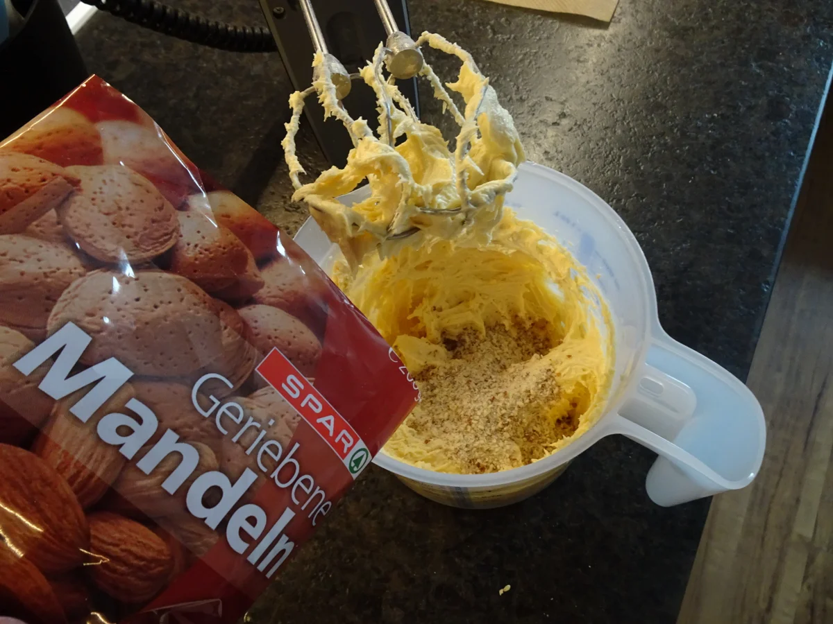 Knusperkekse mit gebrannten Mandeln oder Haselnüssen - Rezept - Bild Nr. 15182