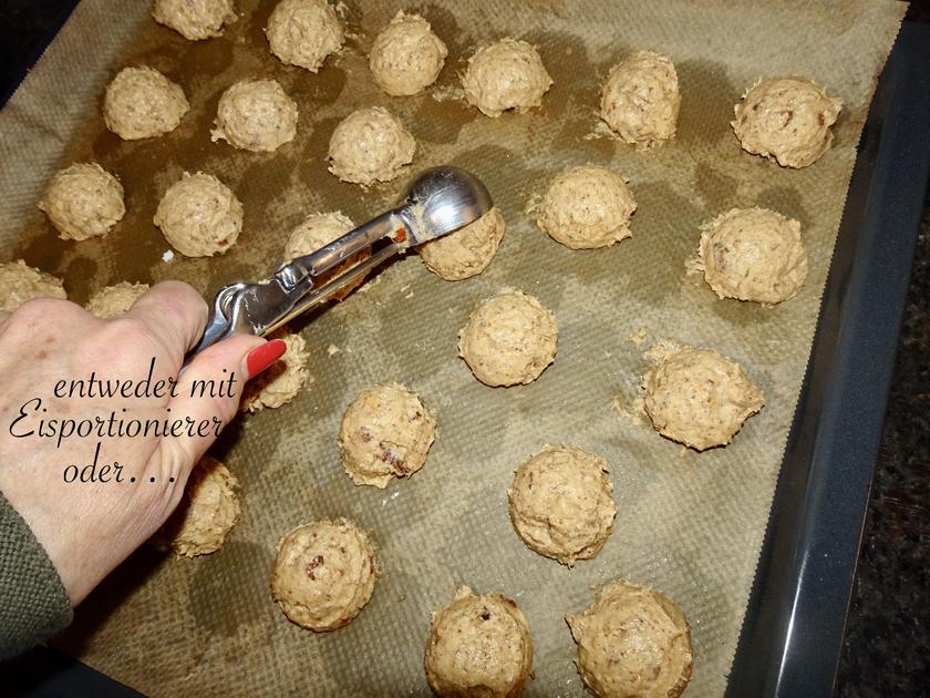 Knusperkekse mit gebrannten Mandeln oder Haselnüssen - Rezept - kochbar.de