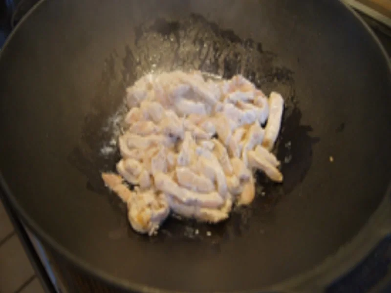 Gebratenes Hähnchenbrustfilet mit bunten Gemüse und Basmatireis - Rezept - Bild Nr. 15146