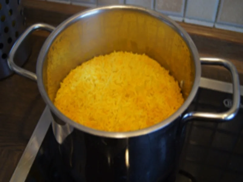 Gebratenes Hähnchenbrustfilet mit bunten Gemüse und Basmatireis - Rezept - Bild Nr. 15155