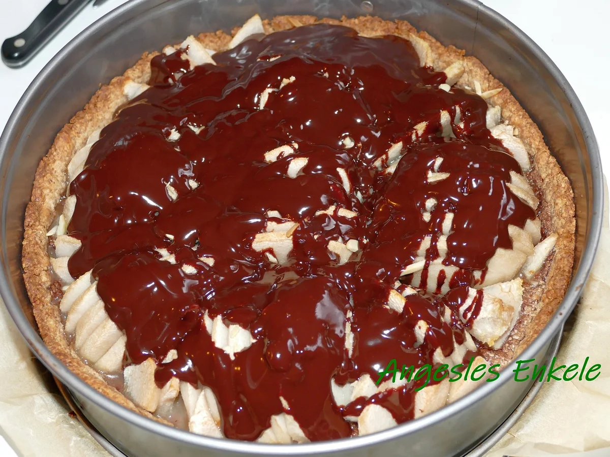 Rezept: Mandelmus-Tarte mit Birnen-Belag und Schoko-Guss Bild Nr. 15144 Mandelmus-Tarte mit Birnen-Belag und Schoko-Guss - Rezept - Bild Nr. 15144