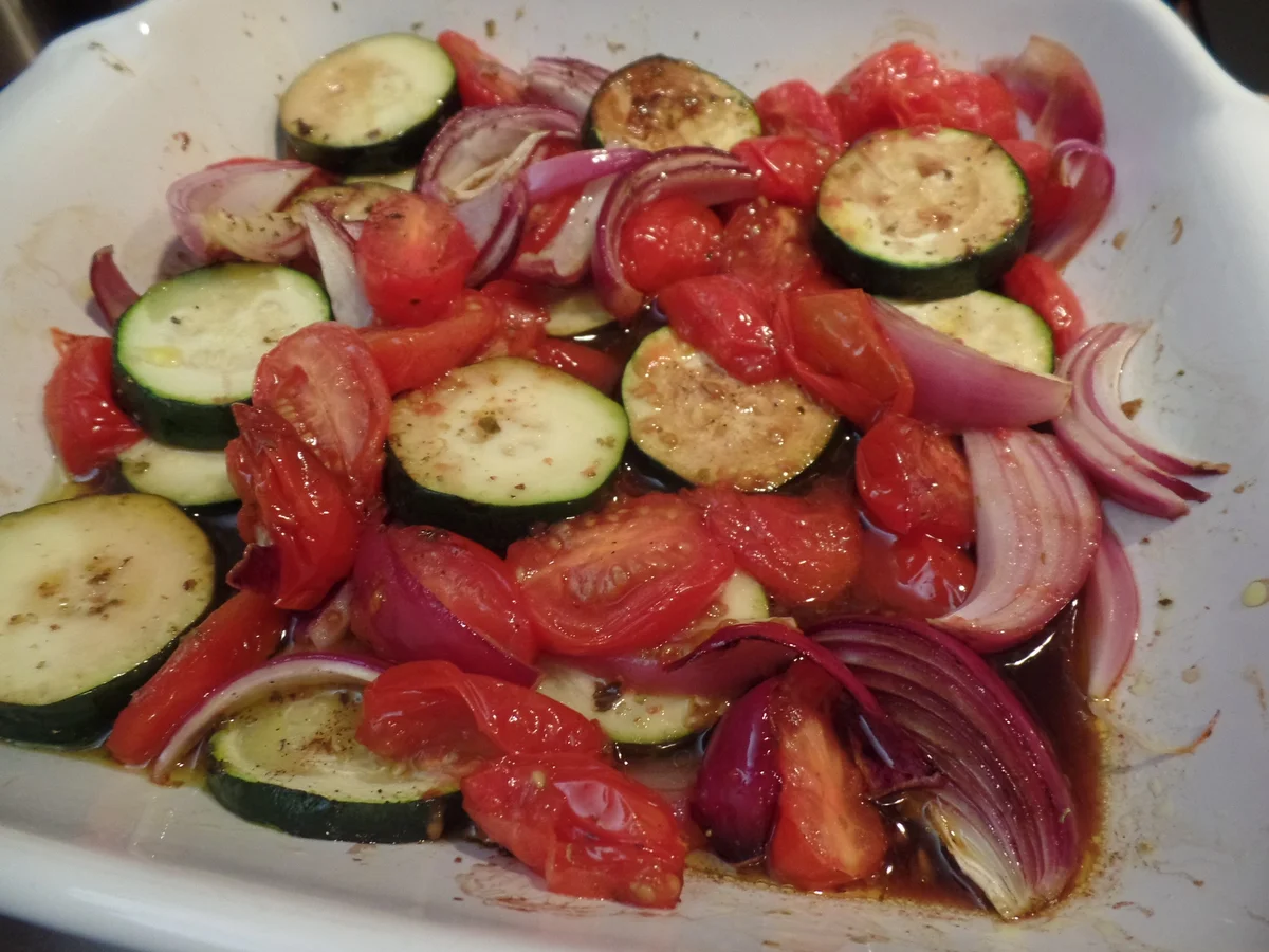 Rinderfilet mit Kräuterkruste und Ofengemüse - Rezept - Bild Nr. 15169