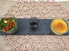 Rezept: Ziegenkäse-Creme-Brûlée mit Salat und Zwiebel Chutney Bild Nr. 2 Ziegenkäse-Creme-Brûlée mit Salat und Zwiebel Chutney - Rezept - Bild Nr. 2