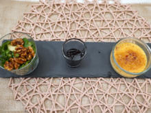 Ziegenkäse-Creme-Brûlée mit Salat und Zwiebel Chutney - Rezept - Bild Nr. 2