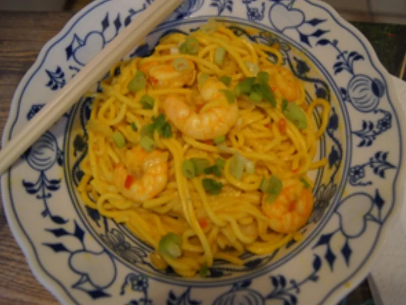 Rezept: Asiatische Nudeln mit Garnelencurry Bild Nr. 2 Asiatische Nudeln mit Garnelencurry - Rezept - Bild Nr. 2