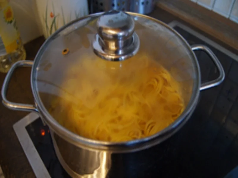 Rezept: Asiatische Nudeln mit Garnelencurry Bild Nr. 15180 Asiatische Nudeln mit Garnelencurry - Rezept - Bild Nr. 15180