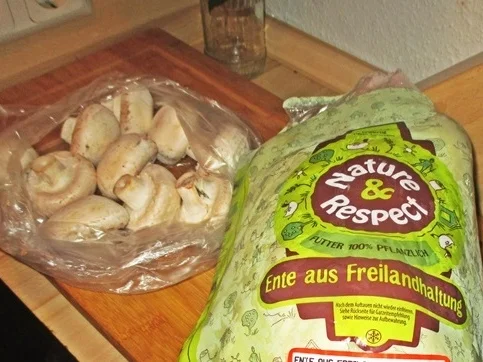 Rezept: Ente gefüllt mit Champignons zur kochbar Challenge 2021 Bild Nr. 15184 Ente gefüllt mit Champignons zur kochbar Challenge 2021 - Rezept - Bild Nr. 15184