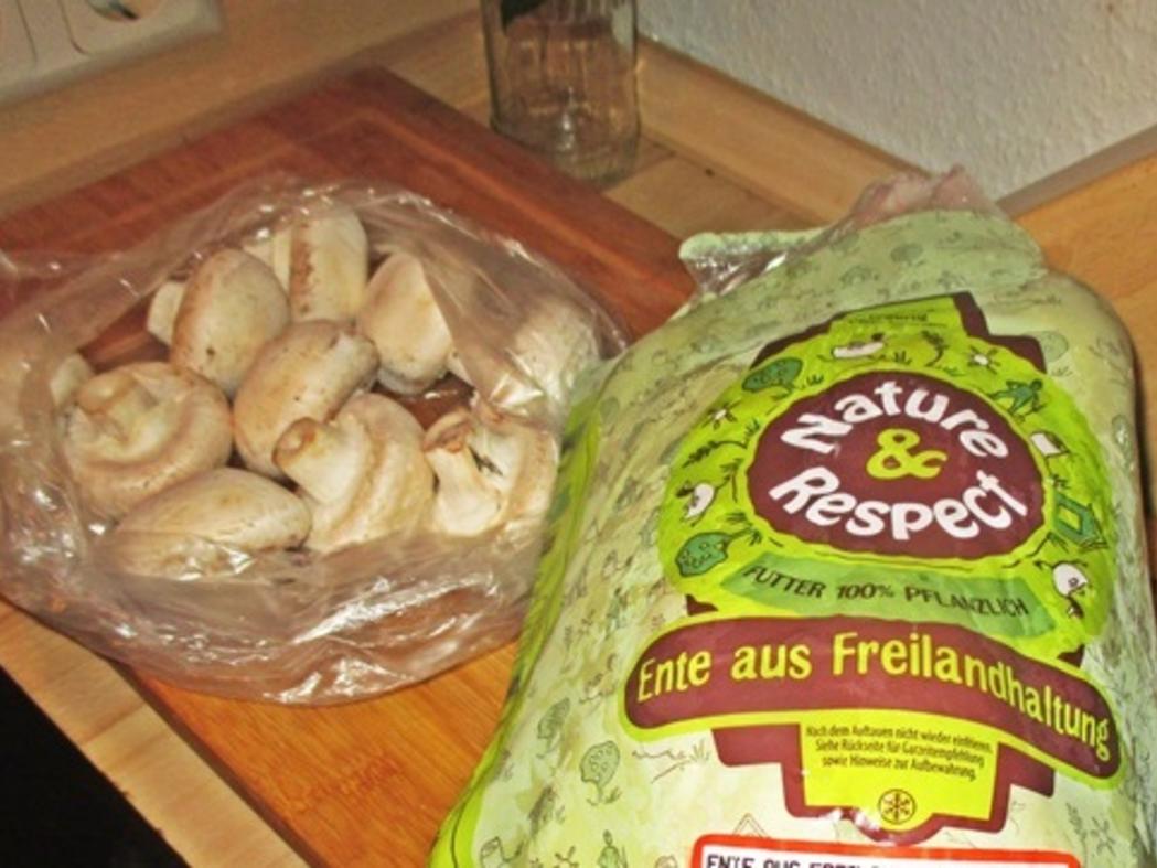 Ente gefüllt mit Champignons zur kochbar Challenge 2021 - Rezept ...