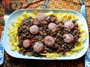 Schwäbische Spätzle mit süß-sauren Linsen und Bockwurst - Rezept - Bild Nr. 2