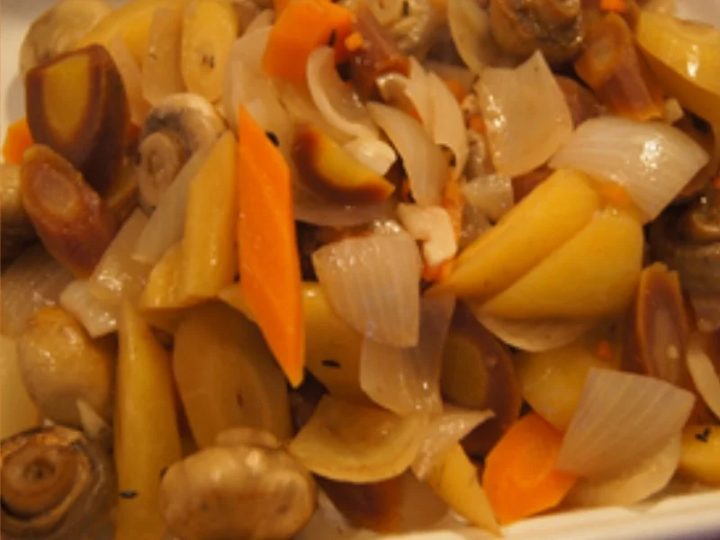 Schweinebraten mit Gemüse und Thüringer Knödel - Rezept - Bild Nr. 15217