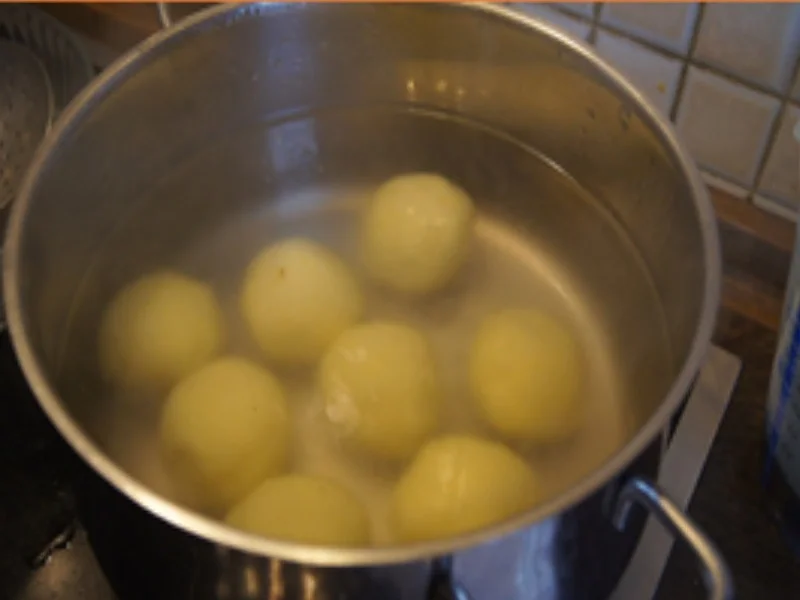 Schweinebraten mit Gemüse und Thüringer Knödel - Rezept - Bild Nr. 15222