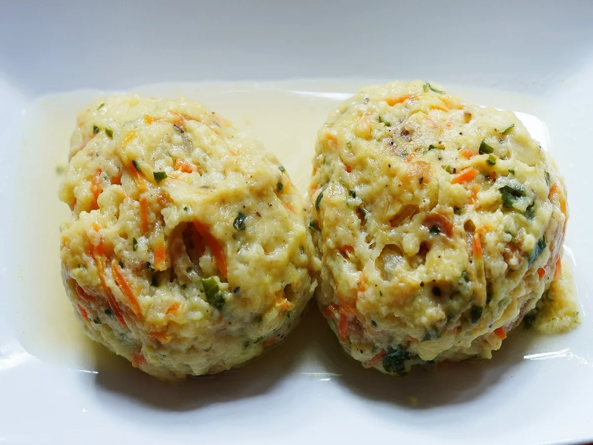 Rezept: Zarte Semmelknödel als Beilage Bild Nr. 15219 Zarte Semmelknödel als Beilage - Rezept - Bild Nr. 15219