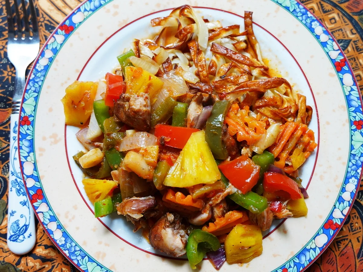 Rezept: Zweigesichtige Nudeln mit Hühner-Cap Cay -- Mie goreng Cap Cay ayam Bild Nr. 2 Zweigesichtige Nudeln mit Hühner-Cap Cay -- Mie goreng Cap Cay ayam - Rezept - Bild Nr. 2