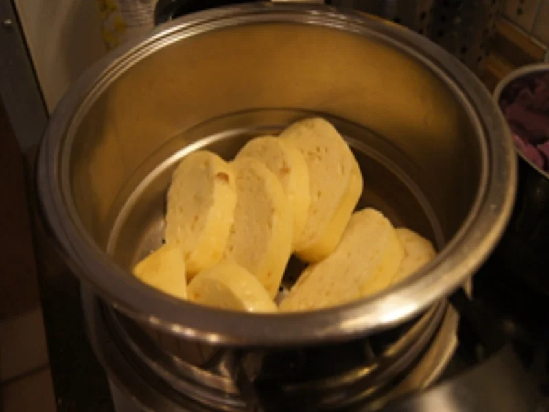 Rezept: Gänsekeule mit Böhmischen Knödeln, Gemüsecreme und Apfelrotkohl Bild Nr. 15244 Gänsekeule mit Böhmischen Knödeln, Gemüsecreme und Apfelrotkohl - Rezept - Bild Nr. 15244