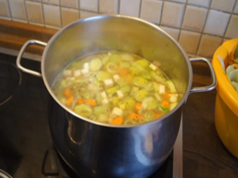 Kartoffel-Gemüse-Eintopf mit Mettbällchen - Rezept - Bild Nr. 15246