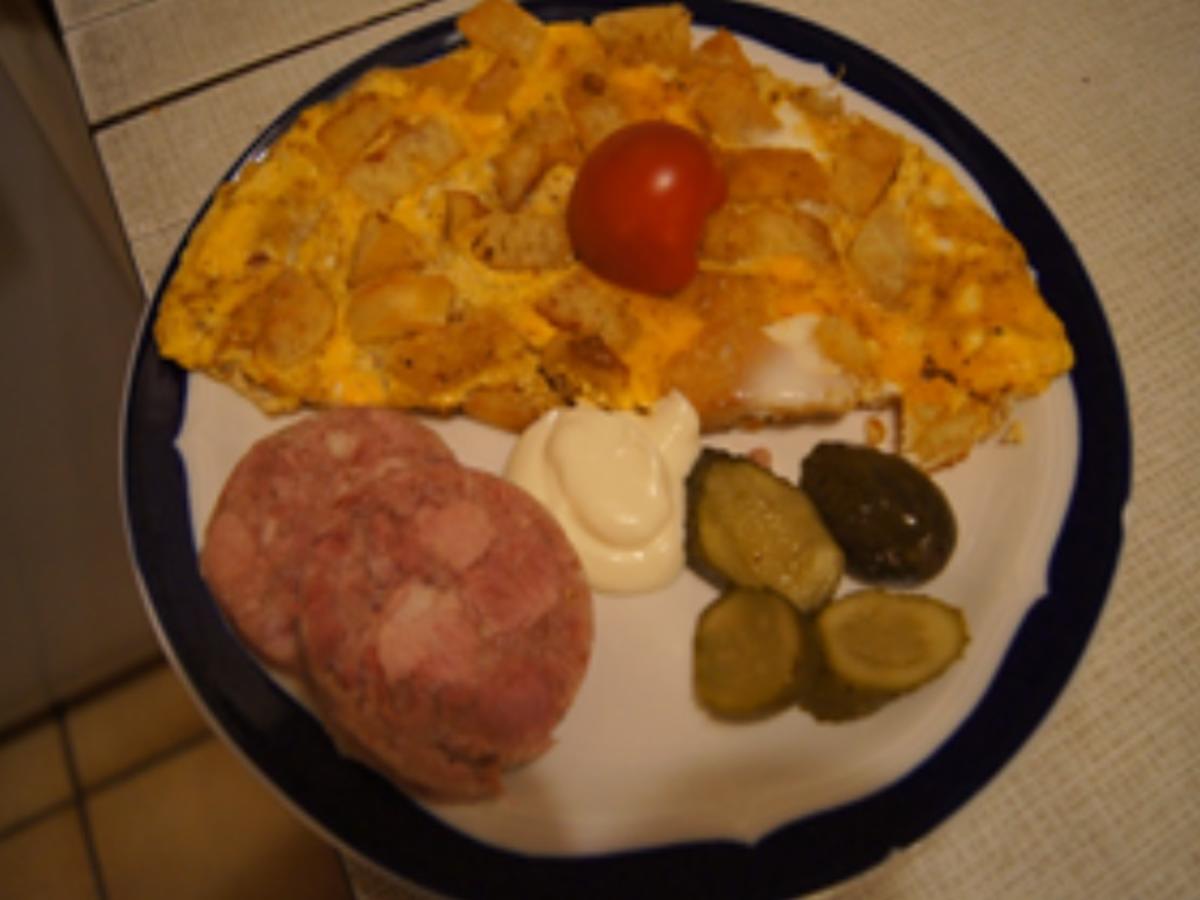 Knödel-Ei-Omelett mit Bauersülze - Rezept - Bild Nr. 7