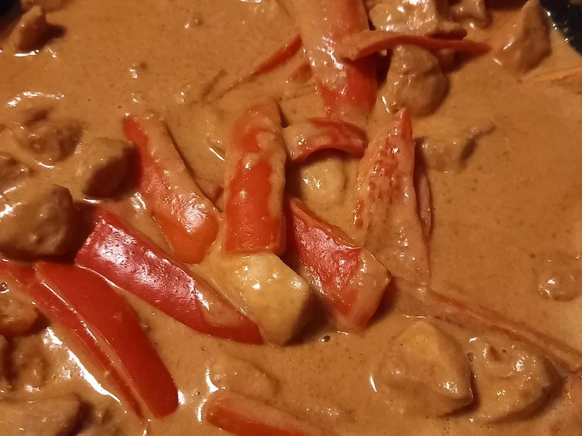 Rezept: Hähnchensate mit Erdnuß-Sahne Sauce Bild Nr. 15247 Hähnchensate mit Erdnuß-Sahne Sauce - Rezept - Bild Nr. 15247