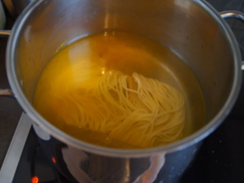 Mie-Nudeln mit Gemüse und gekochten Schinken - Rezept - Bild Nr. 4