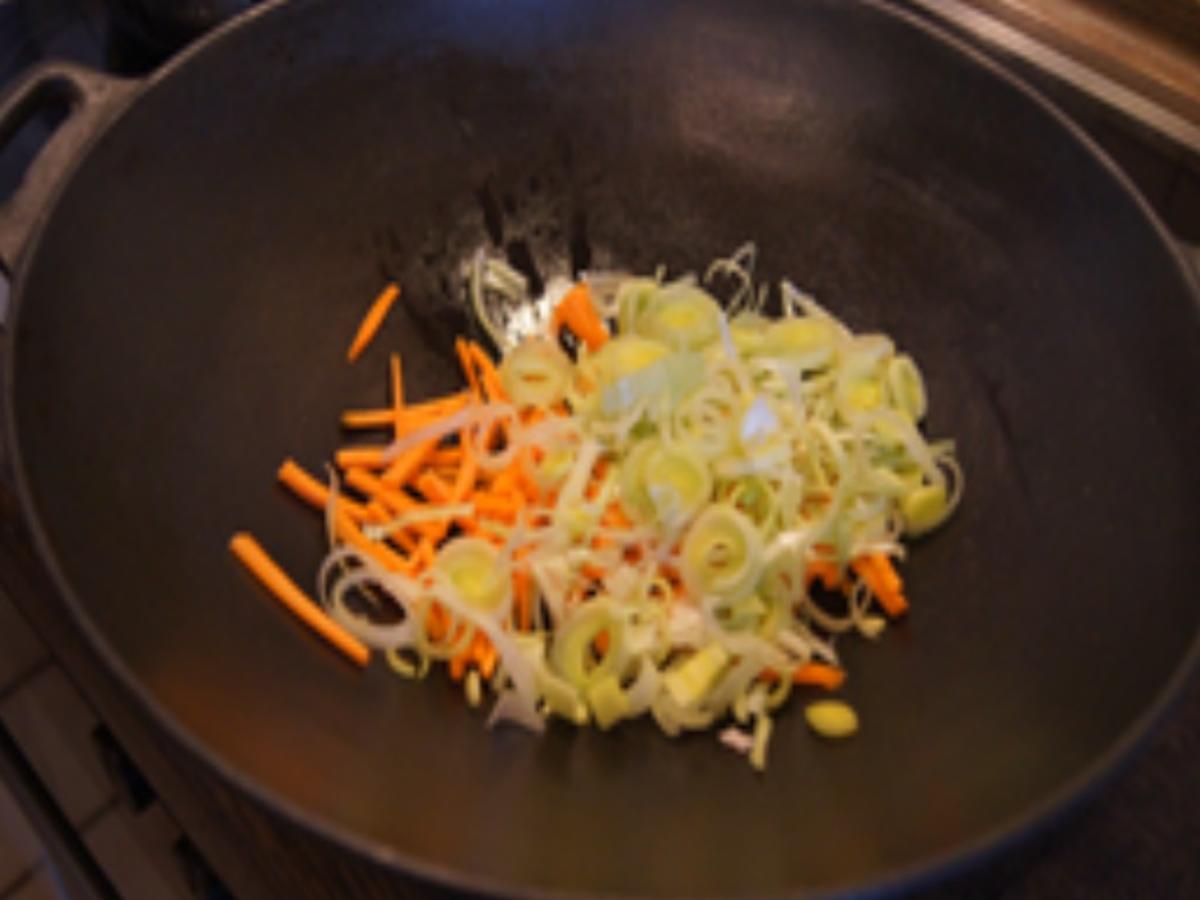 Mie-Nudeln mit Gemüse und gekochten Schinken - Rezept - Bild Nr. 12