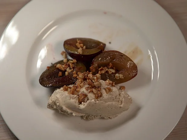 Gebackene Zwetschgen mit Zimtcreme und karamellisierten Mandeln - Rezept - Bild Nr. 15253