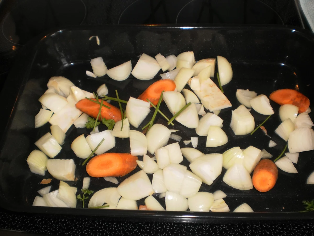 Putenflügel gebraten mit Knödel und Soß - Rezept - Bild Nr. 15260