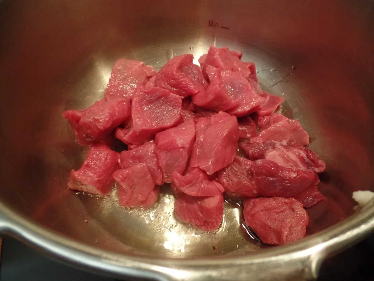 Rezept: Glühweingulasch mit Petersilienspätzle Bild Nr. 15261 Glühweingulasch mit Petersilienspätzle - Rezept - Bild Nr. 15261