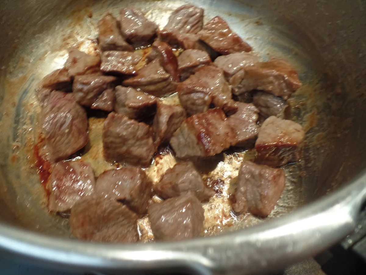 Rezept: Glühweingulasch mit Petersilienspätzle Bild Nr. 15262 Glühweingulasch mit Petersilienspätzle - Rezept - Bild Nr. 15262