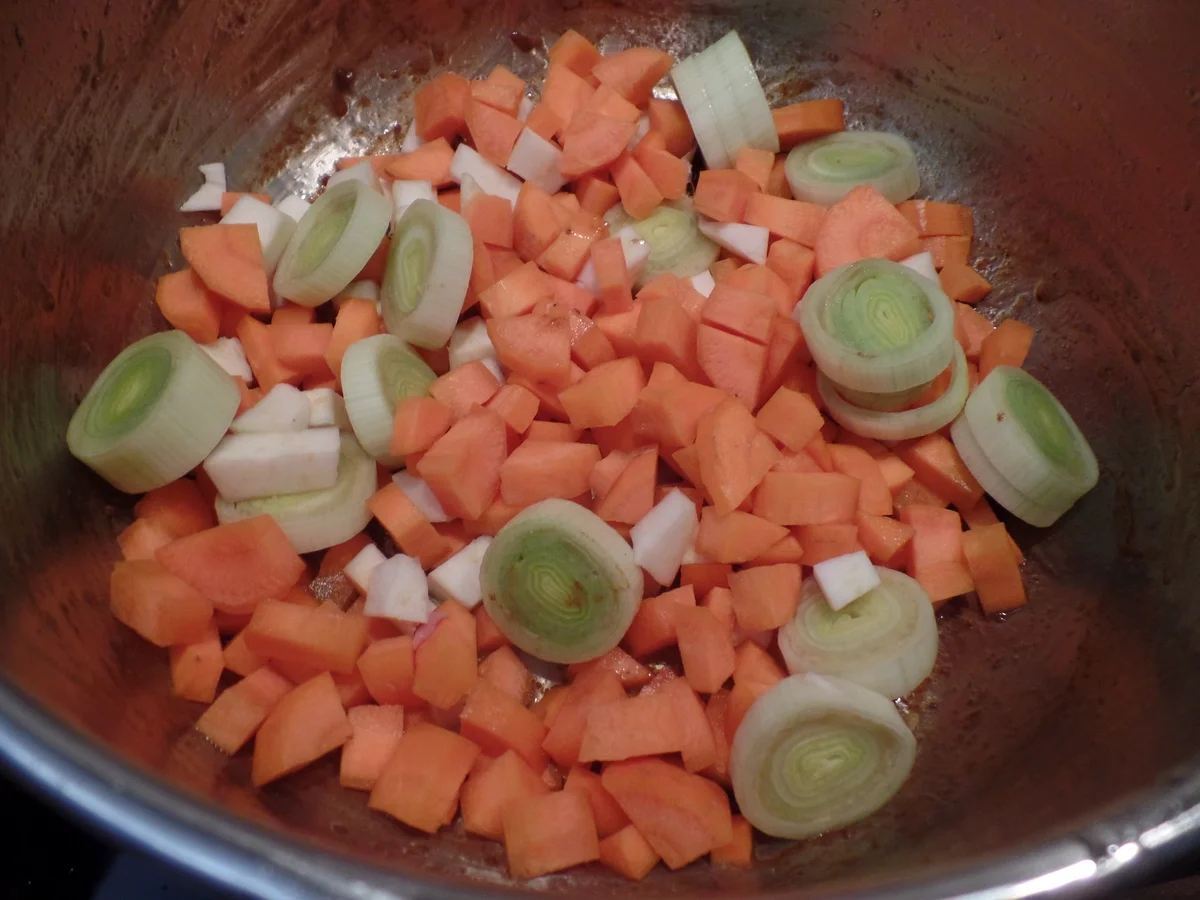 Rezept: Glühweingulasch mit Petersilienspätzle Bild Nr. 15264 Glühweingulasch mit Petersilienspätzle - Rezept - Bild Nr. 15264