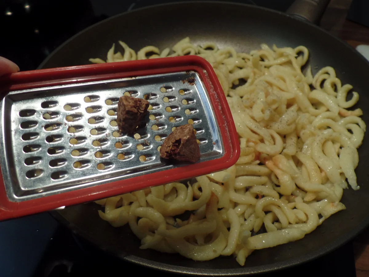 Rezept: Glühweingulasch mit Petersilienspätzle Bild Nr. 15272 Glühweingulasch mit Petersilienspätzle - Rezept - Bild Nr. 15272