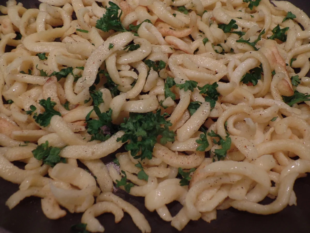 Rezept: Glühweingulasch mit Petersilienspätzle Bild Nr. 15274 Glühweingulasch mit Petersilienspätzle - Rezept - Bild Nr. 15274