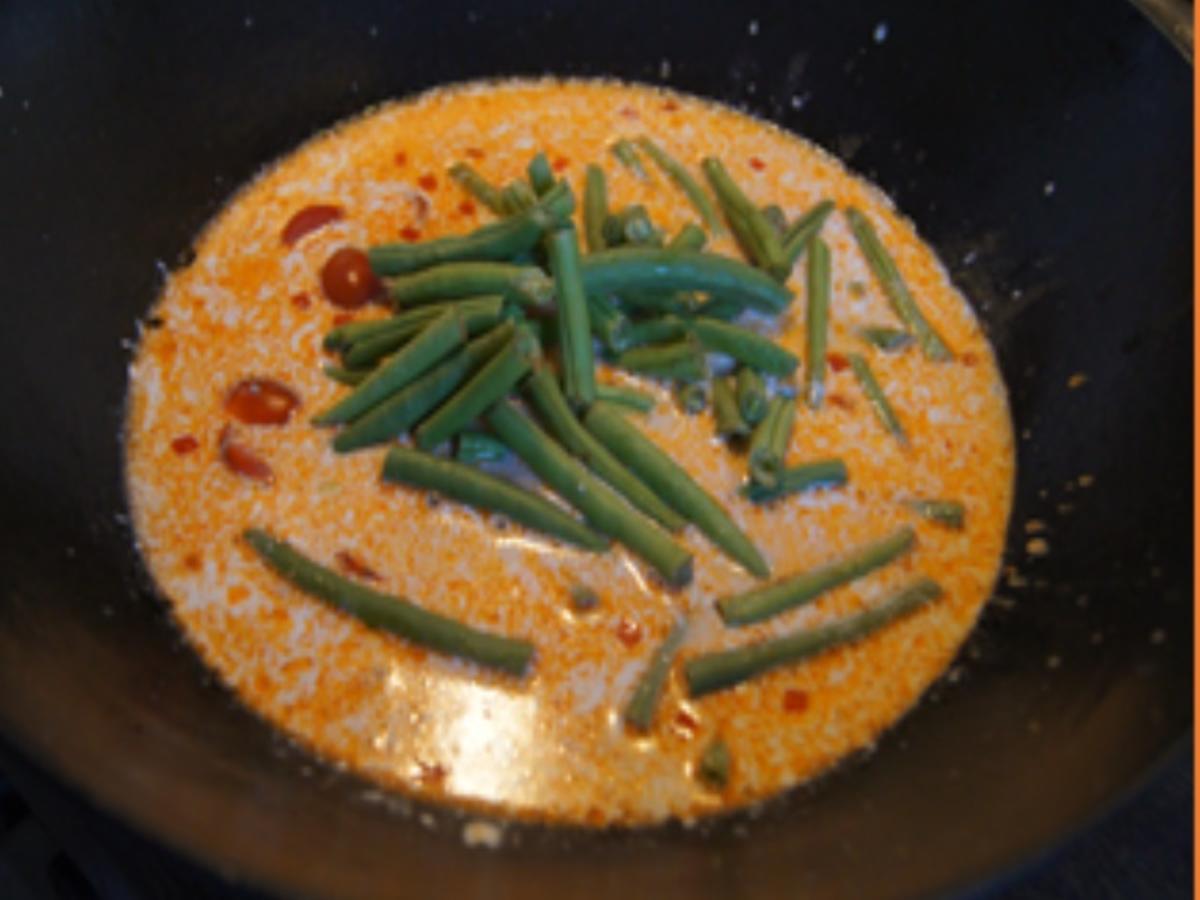 Rotes Curry mit Garnelen und Basmati-Reis - Rezept - Bild Nr. 15265