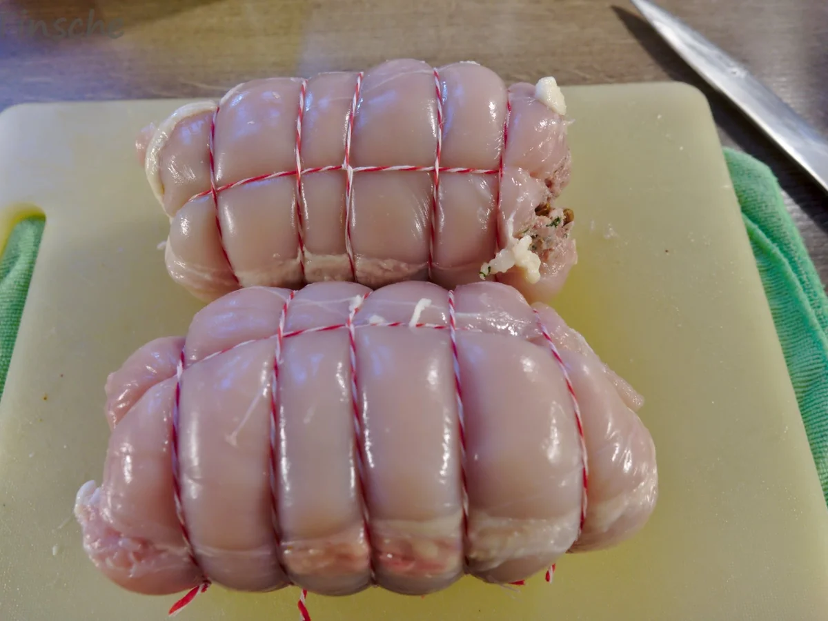 Zarter Hähnchen-Rollbraten mit Pfifferlingsbrät - Rezept - Bild Nr. 15264
