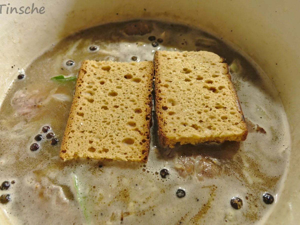 Schweinebäckchen zart geschmort in belgischer Kriek-Biersoße - Rezept - Bild Nr. 4