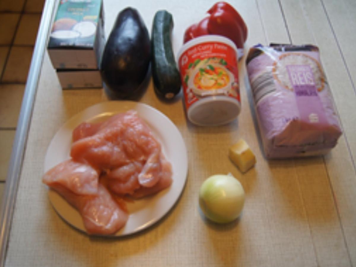 Rotes Putenfleischcurry mit gelben Basmatireis - Rezept - Bild Nr. 3