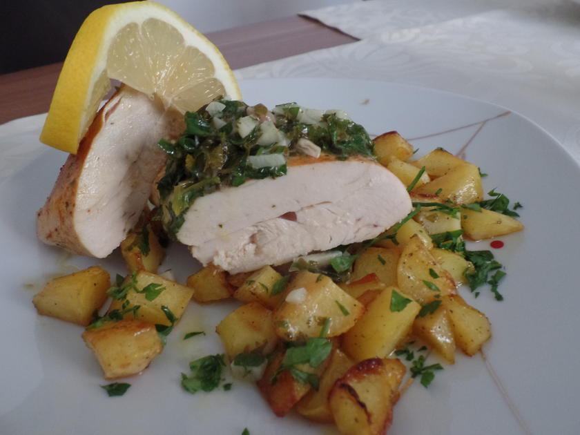 Hähnchenbrust und Kartoffeln vom Blech mit Kräuterbutter Rezept kochbar.de
