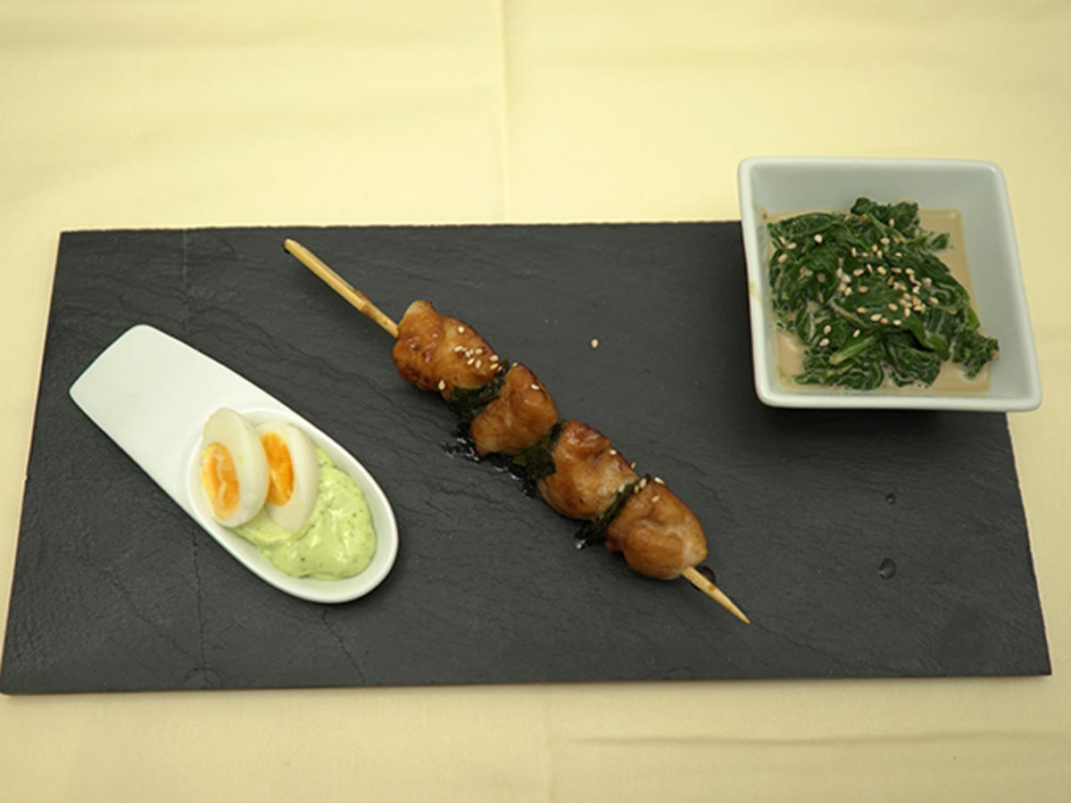 Gomaee (Japanischer Spinatsalat) mit Yakitori und Wasabimayonaise - Rezept - Bild Nr. 2